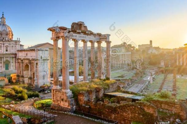 论坛采用罗马,意大利.古罗马的论坛,福罗古罗马的o,在日出.