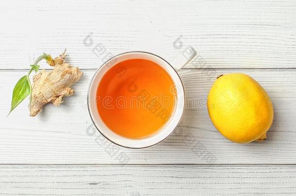 表顶看法,杯子关于新近调<strong>制茶</strong>水,柠檬,和干的干燥的姜