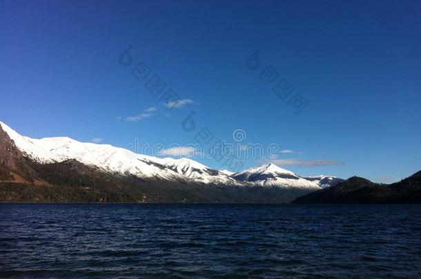 山在巴里洛切,古铁雷斯湖,阿根廷