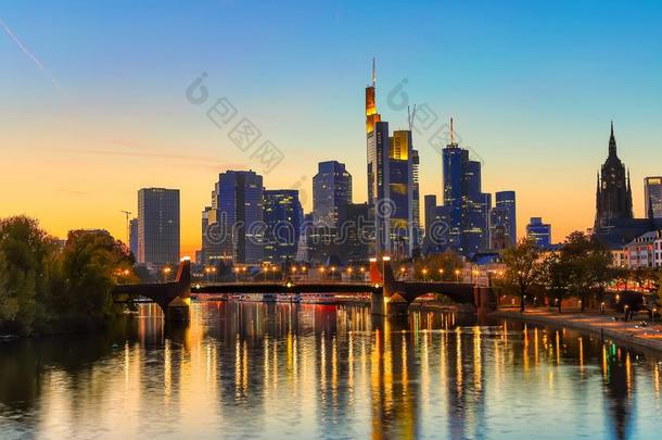 地平线城市风光照片关于法兰克福香肠,德国在的时候日落.法兰克福香肠