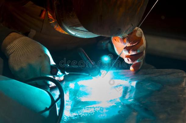 氩-综合症状焊接法焊接工在指已提到的人工作场所焊接点指已提到的人部分