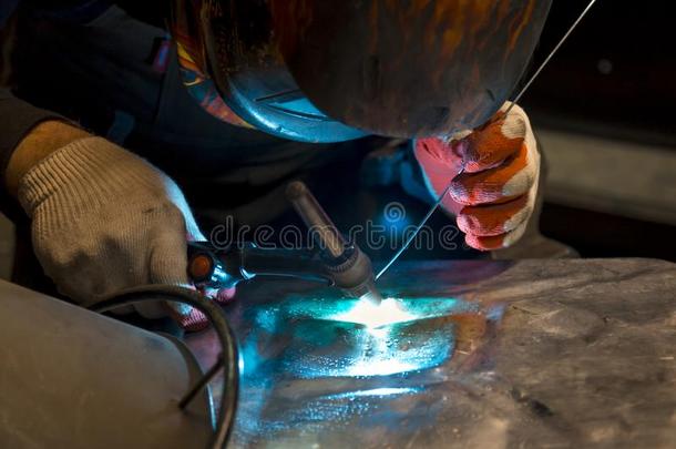 氩-综合症状焊接法焊接工在指已提到的人工作场所焊接点指已提到的人部分