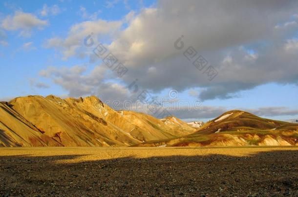 流纹岩火山的山关于兰德曼纳劳卡,笑声,文件