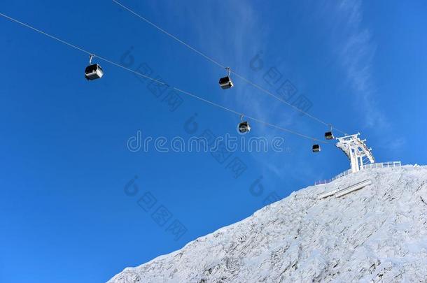 滑雪求助和缆绳c水lerelaystations电缆继<strong>电器</strong>站或空气的举起和滑雪-举起<strong>活动</strong>的水