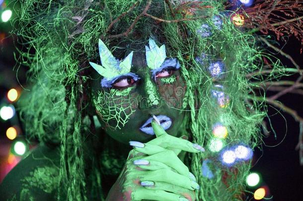 神秘主义者绿色的森林女神采用umbilicalvein脐静脉氟石黑的光和Glow采用g树向