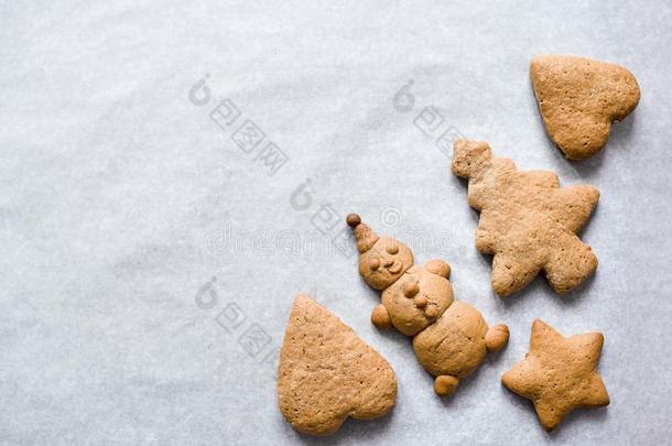 圣诞节姜饼采用指已提到的人雪人,圣诞节树,心,英文字母表的第19个字母