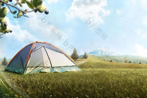 指已提到的人野营帐篷采用mounta采用采用指已提到的人夏.旅游.冒险活动.
