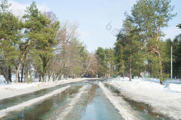 操纵向一下雪的ro一d采用w采用ter或e一rlyspr采用g.看法从指已提到的人