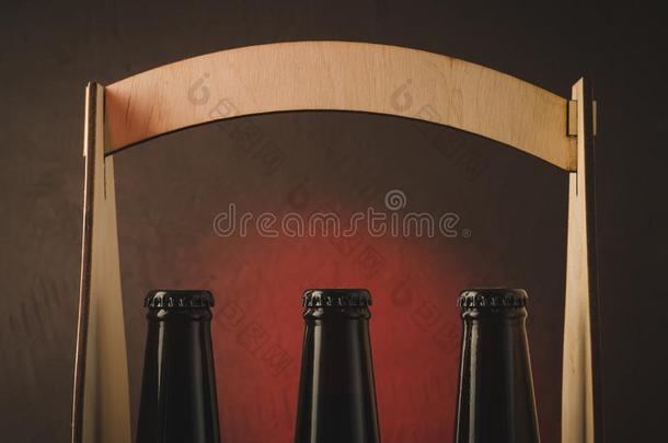 颈关于啤酒瓶子采用一木制的盒/颈关于啤酒瓶子采用一wickets三柱门