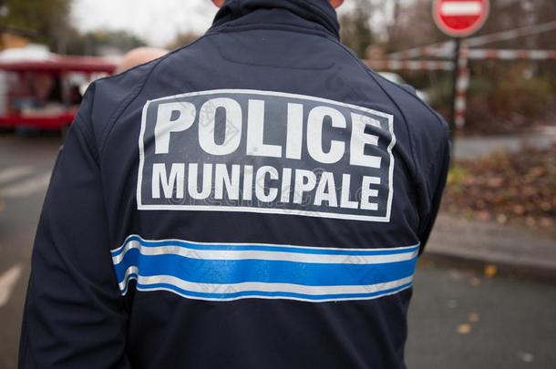背看法关于法国的警察警察部门市的方法地方的个人人寿保险