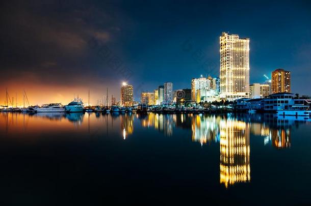 夜地平线关于马尼拉麻城市和马尼拉麻湾,菲律宾