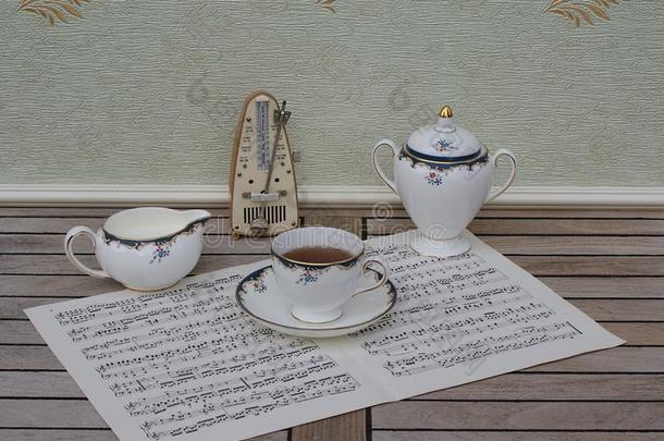 英语茶杯和茶杯托,乳霜n.大罐和食糖碗,好的骨头