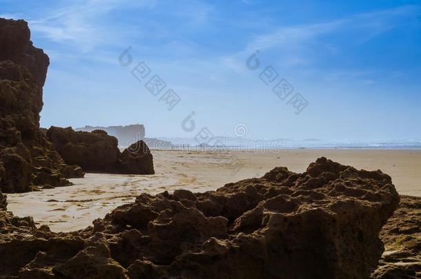 海岸在Zaouiet是布扎克图努恩。在近处索维拉,摩洛哥羊皮革
