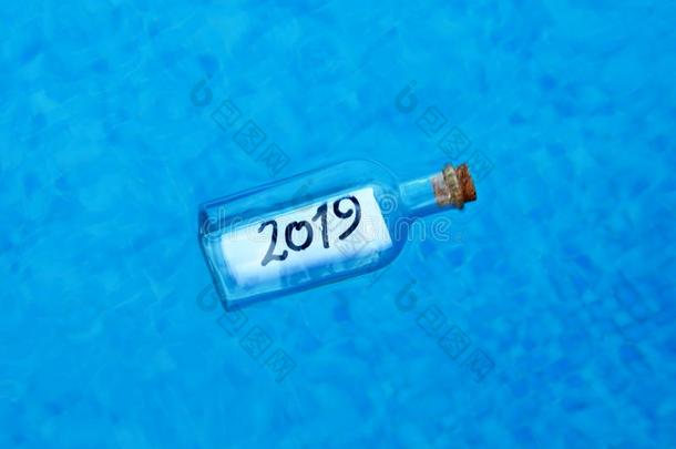 幸福的新的年<strong>2019</strong>,信息采用一瓶子