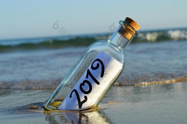 幸福的新的年<strong>2019</strong>,信息采用一瓶子