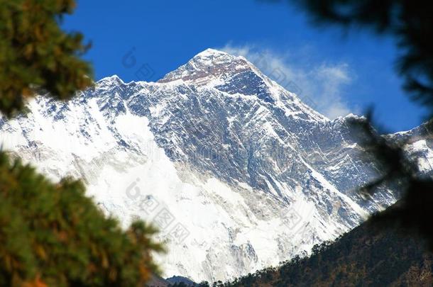 登上珠穆朗玛峰喜马拉雅尼泊尔山