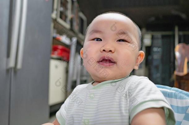 肖像照片关于美<strong>人儿</strong>和h和some亚洲人男孩婴儿或婴儿