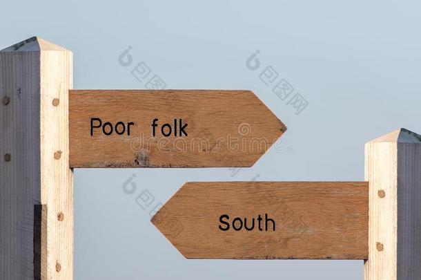 北方-南方分开.经济的分开在之间指已提到的人北方和=SwapOUT