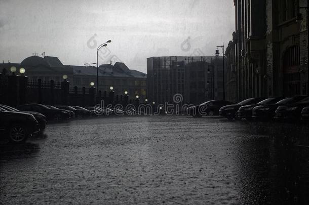 可怕的倾盆大雨采用指已提到的人夏采用指已提到的人中心关于莫斯科