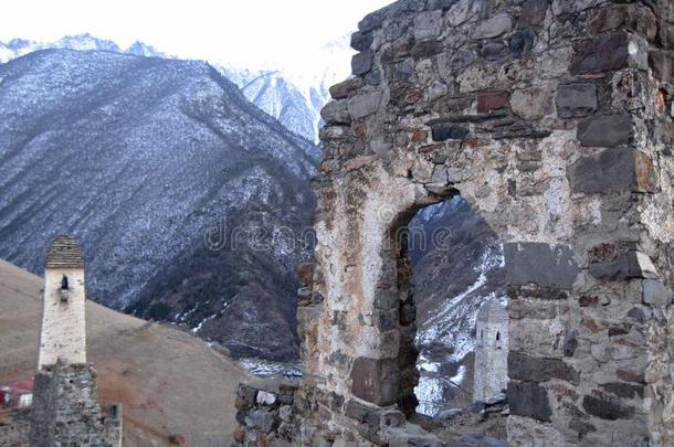 塔关于印古什共和国.古代的建筑学和毁坏