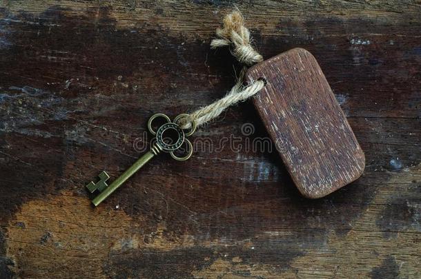 酿酒的<strong>钥匙</strong>和木制的家<strong>钥匙</strong>ring绞死向老的木材木板wickets三柱门