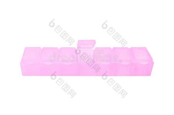 num.<strong>七一</strong>天药丸光粉红色的塑料制品盒隔离的向白色的后台