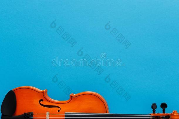 <strong>古典</strong>的音乐音乐会<strong>海报</strong>和桔子颜色小提琴向蓝色
