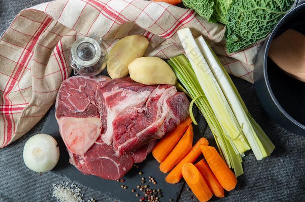 肉和蔬菜为准备关于法国的罐author作者<strong>永久</strong>租赁权