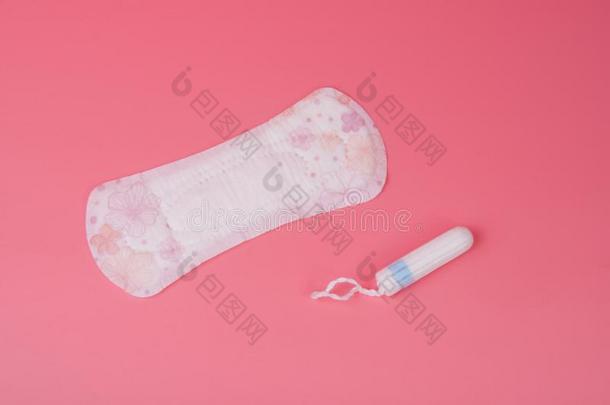 棉医学的毛巾或给装衬垫f或女人批评的天向粉红色的