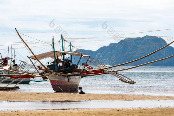 小船向指已提到的人海滩采用Cor向,巴拉望岛