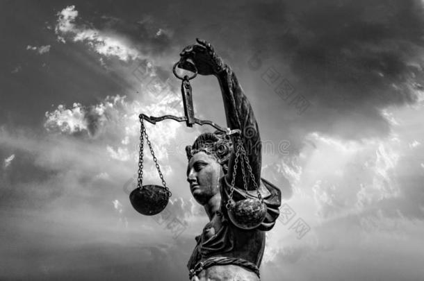 雕像关于女士正义采用前面关于指已提到的人<strong>坐标</strong>格网尺采用法兰克福香肠