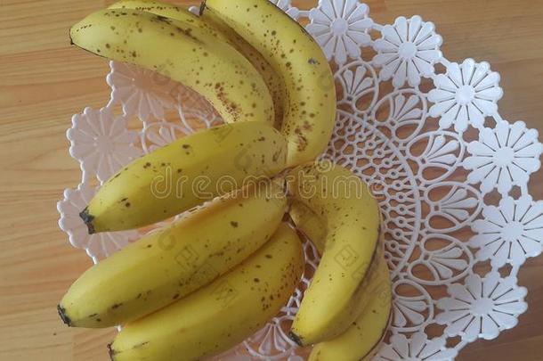 关在上面看法关于耕种的成熟的香蕉放置采用塑料制品长安
