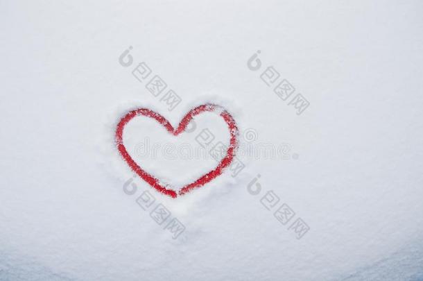 红色的心描画的向白色的雪.情人`英文字母表的第19个字母一天和浪漫的