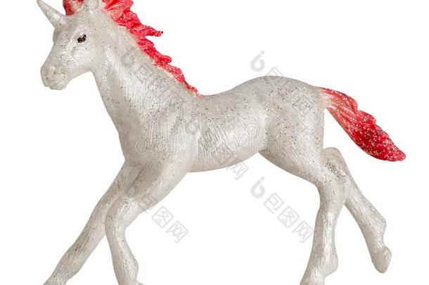 白色的独角兽装饰和红色的长鬃毛和尾