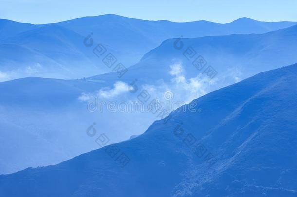 大气的山风景在日落采用阿斯图里亚斯.旅游采用