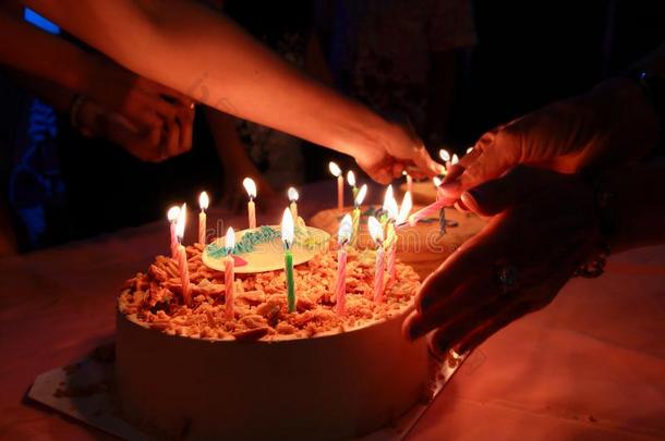 生日蛋糕和庆祝社交聚会,幸福的生日向你的flapshieldconfinedplasmareactiveionetching隔板