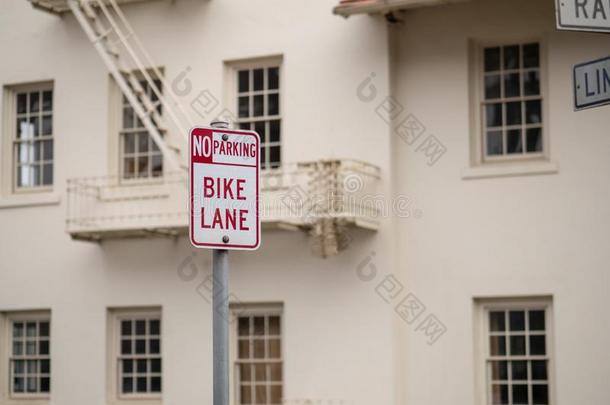 不停放,自行车小路符号有地位的采用前面关于白色的仓库