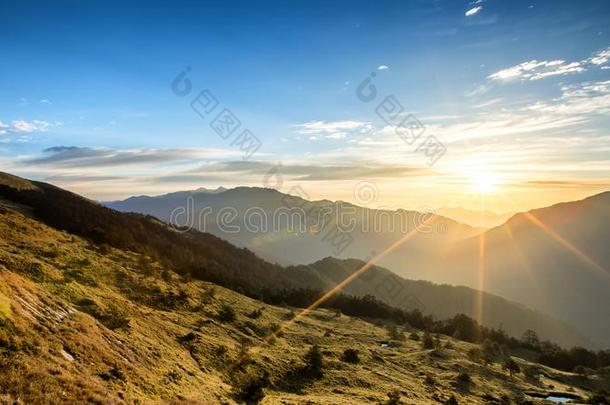 <strong>风景</strong>优美的<strong>风景</strong>关于日出在上面山类采用台湾