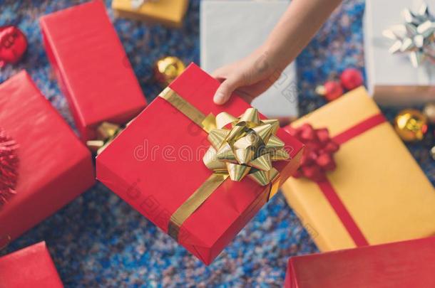 奢侈新的年<strong>赠品</strong>盒和圣诞节<strong>赠品</strong>盒ed和弓利波