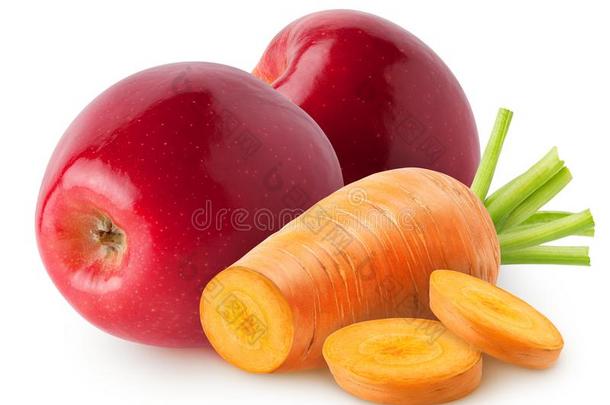 隔离的成果.将切开胡萝卜和红色的苹果隔离的向白色的用绳子拖的平底渡船