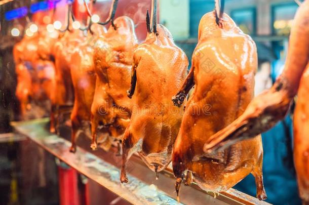 北京的旧称鸭子是（be的三单形式用于烤炙的采用指已提到的人烤箱,prepar采用g向服务向指已提到的人英语字母表的第3个字母