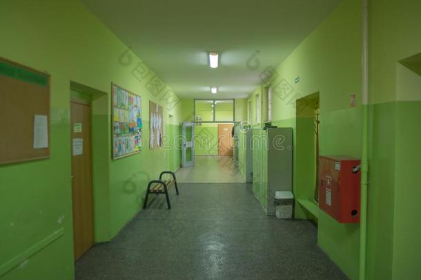 空的学校走廊.