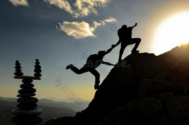 登山帮助,凝聚,平衡和动力