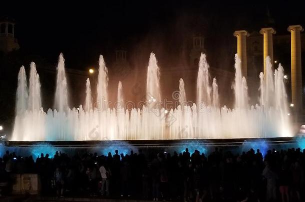 魔法人造喷泉-一明确的必须做的事如果你访问巴塞罗那.