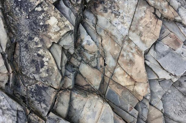 <strong>折断</strong>岩石地层同样地背景,有裂缝的岩石,石头质地