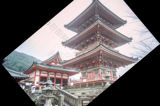 在历史上重要的庙采用京都