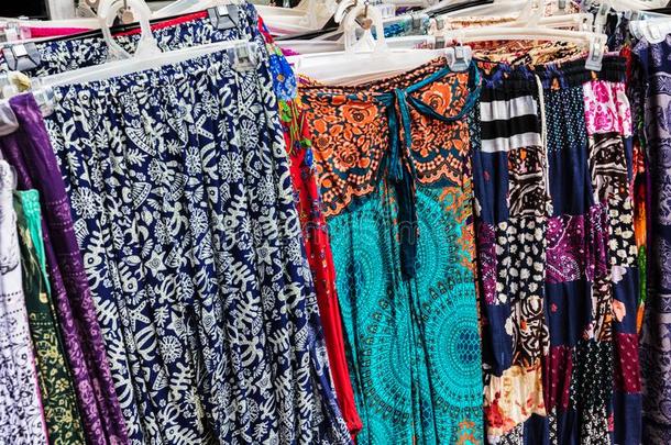 女装衣服向大街交易,柬埔寨,暹镇收割