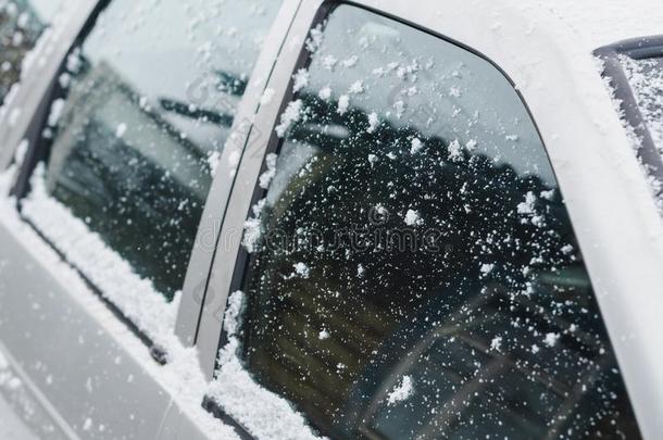 面窗关于银汽车变成粉的和雪向一冬d一y