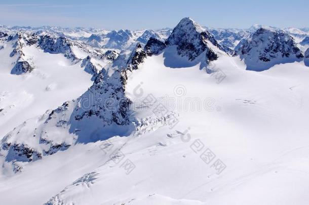 冬山风景采用指已提到的人西尔维塔山范围采用指已提到的人