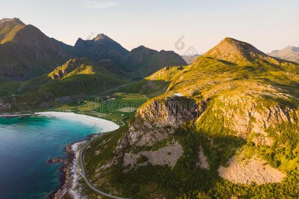 海景画和沙的海滩罗弗敦群岛挪威